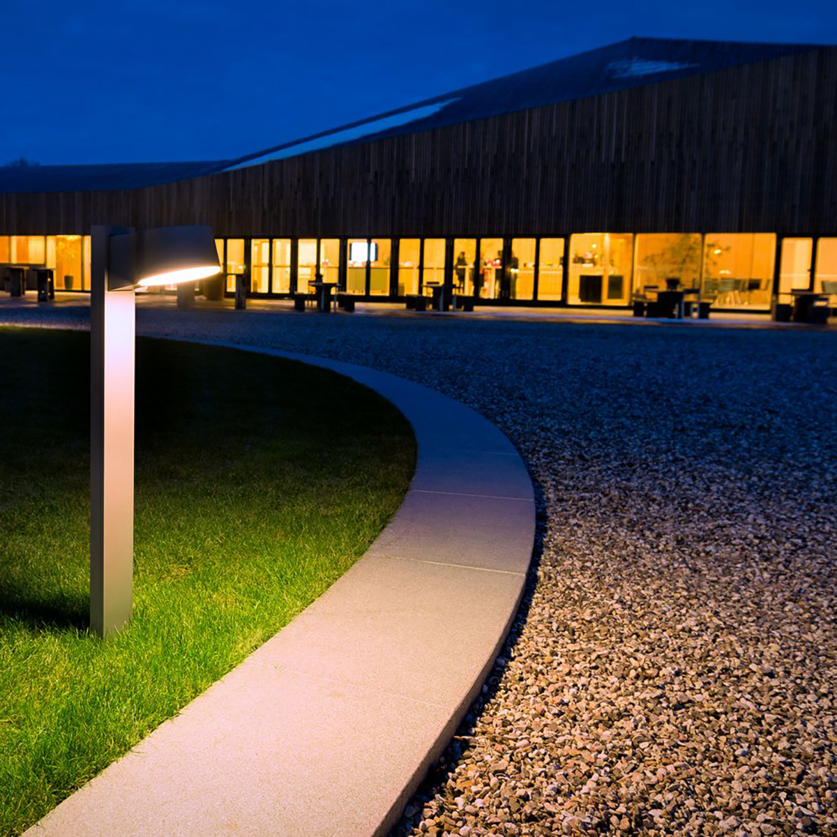 Nyx Stander med jordankar grafitgr�