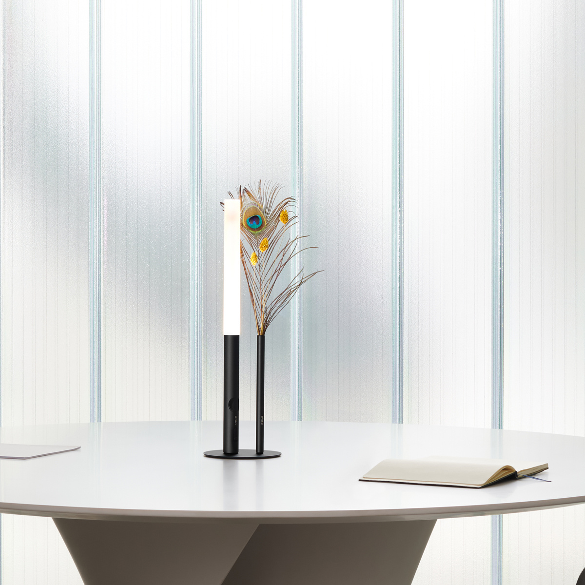 Ognidove bordslampa svart