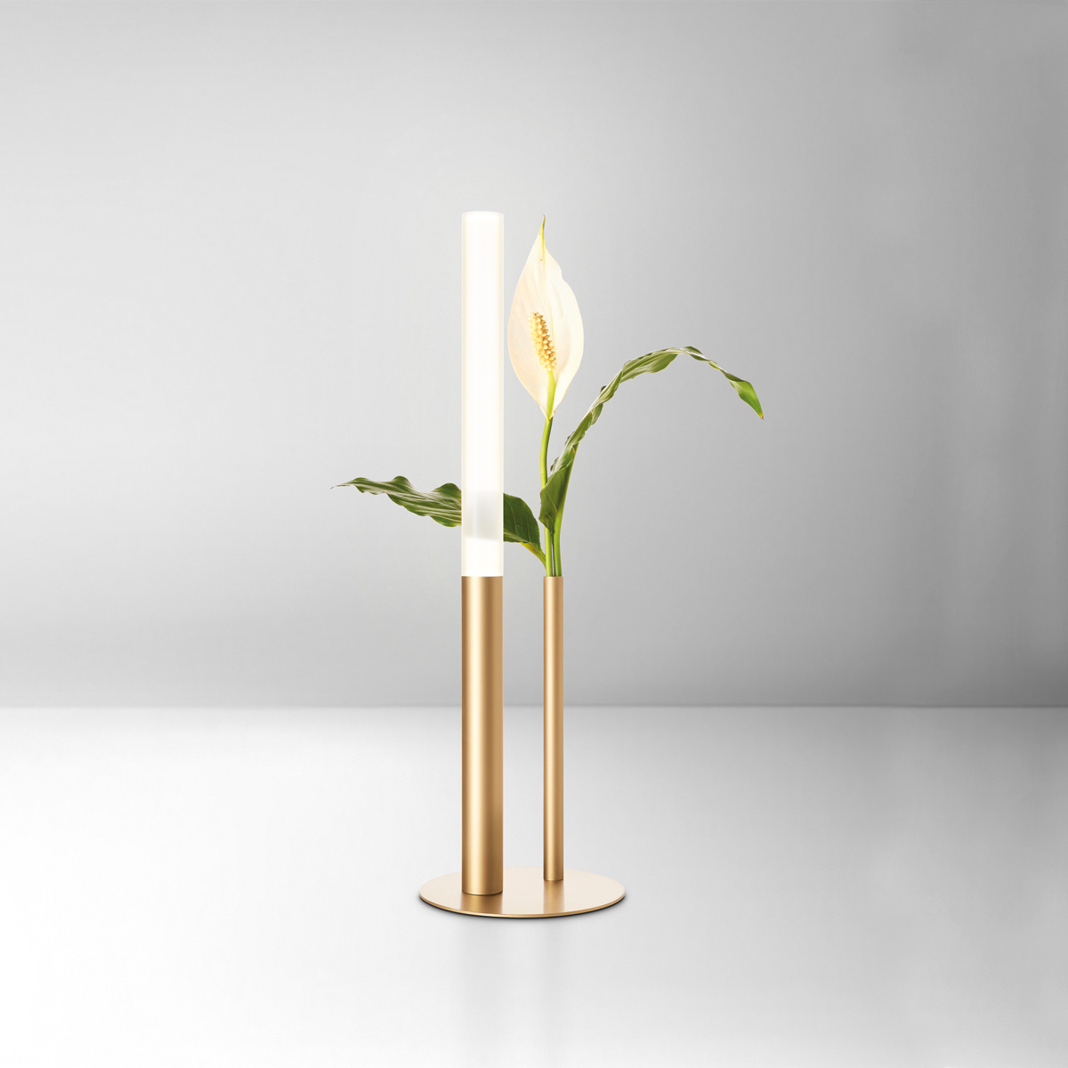 Ognidove bordslampa guld