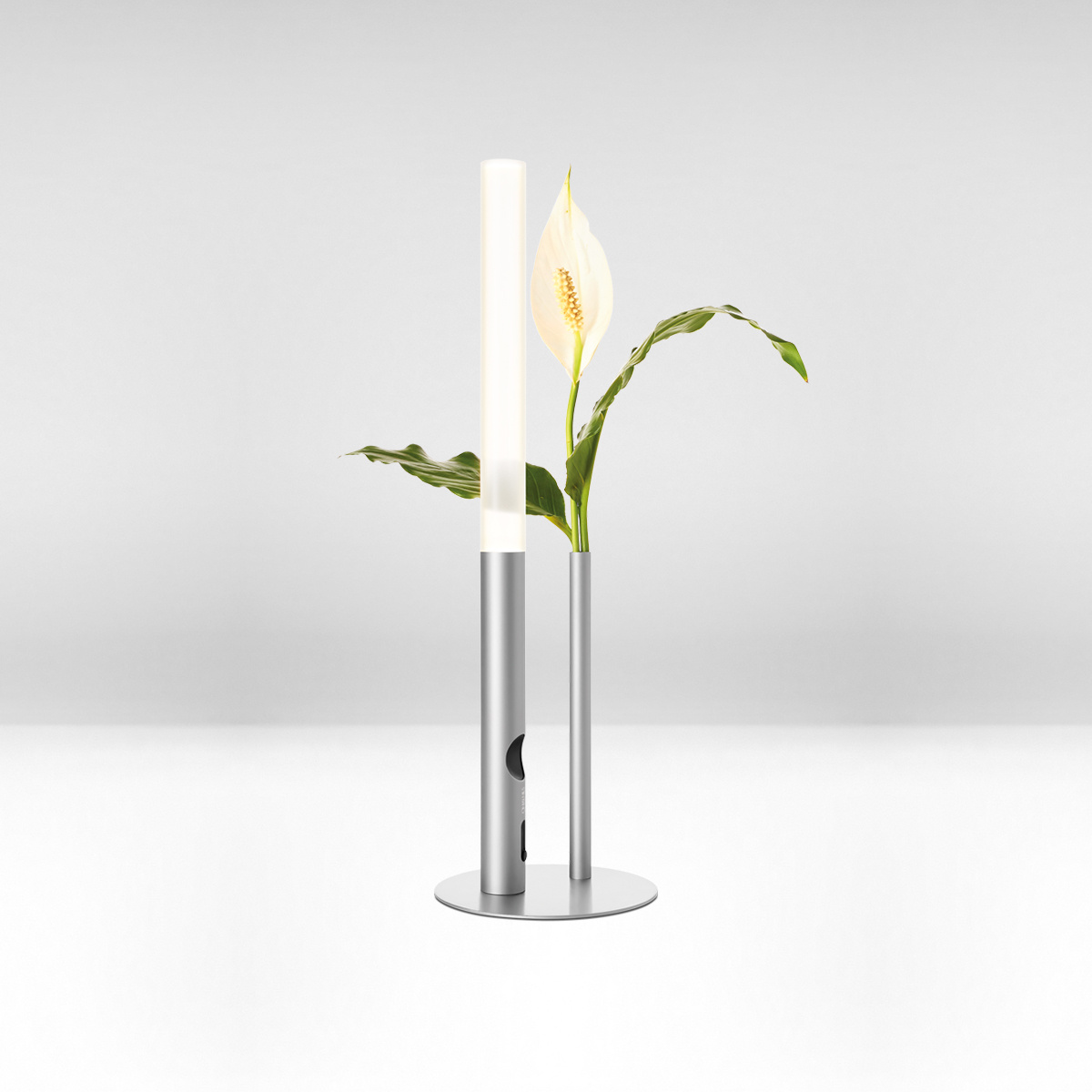 Ognidove bordslampa silver