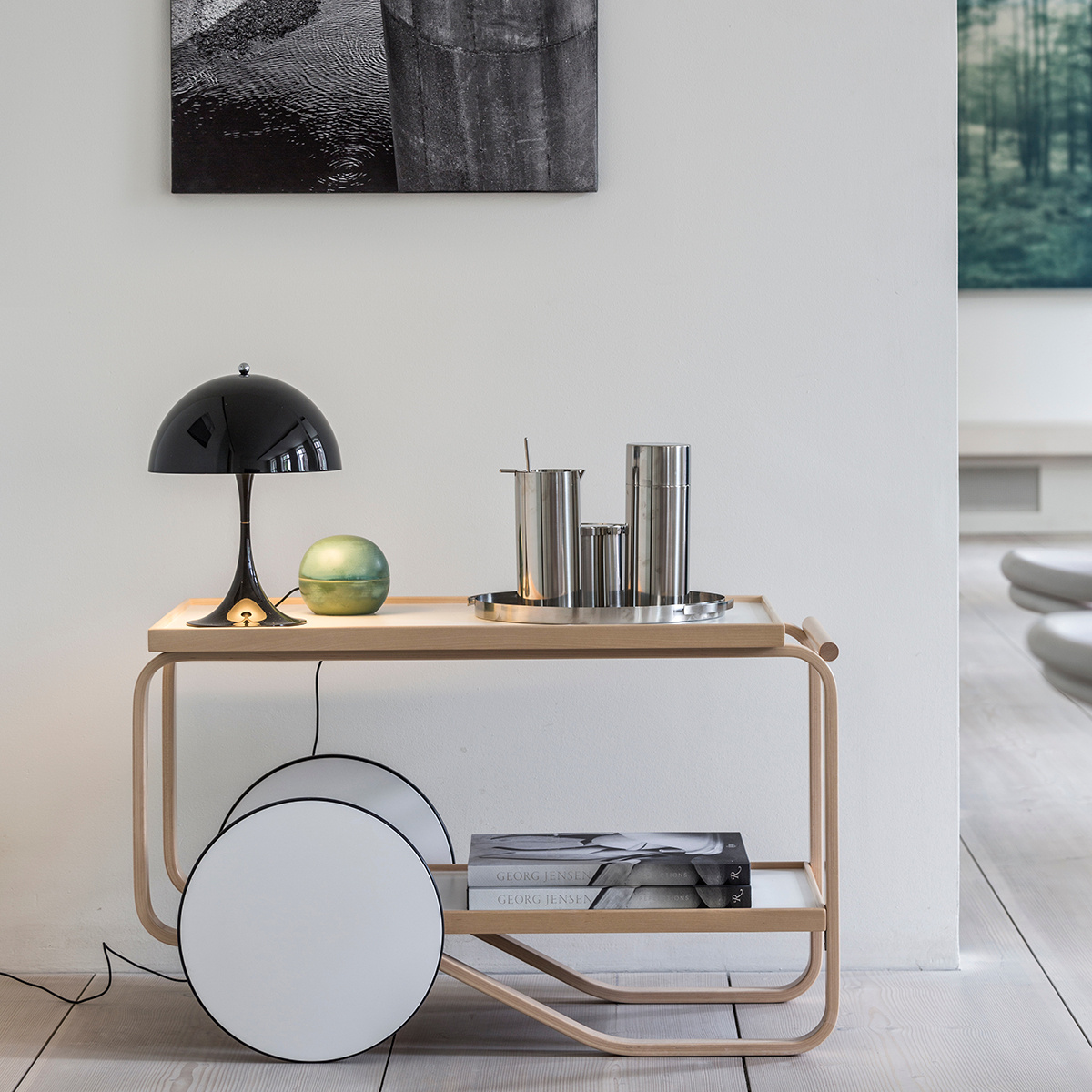 Panthella bord 250 svart